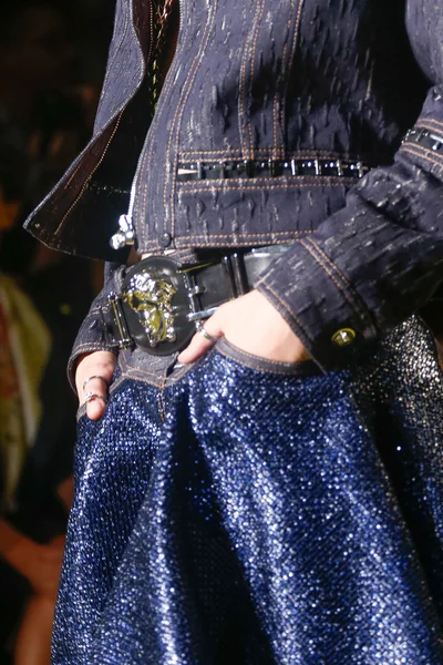 Look 1
